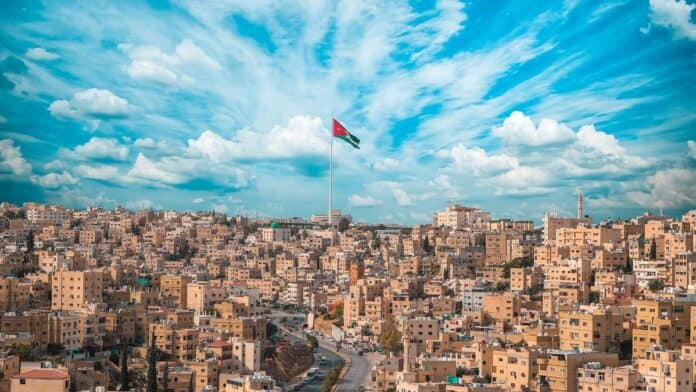 رئيس الوزراء عطلة رسمية في الأردن بمناسبة عيد الاستقلال