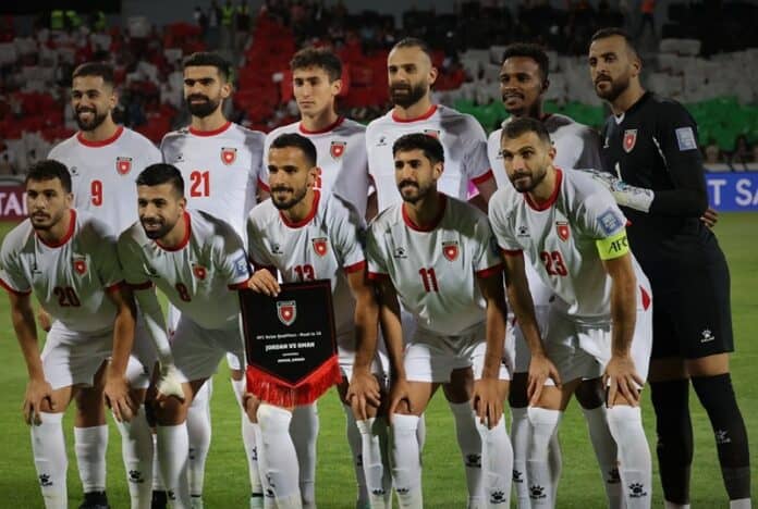 الأردن يهزم عمان بثلاثية ويقترب من التأهل إلى مونديال 2026