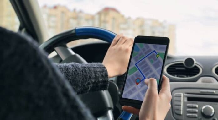 الحديد يلوّح بتسليم مركبات التكسي احتجاجاً على ترخيص تطبيقات جديدة قطاع النقل يعيش فوضى وهيئة التنظيم تتخبط