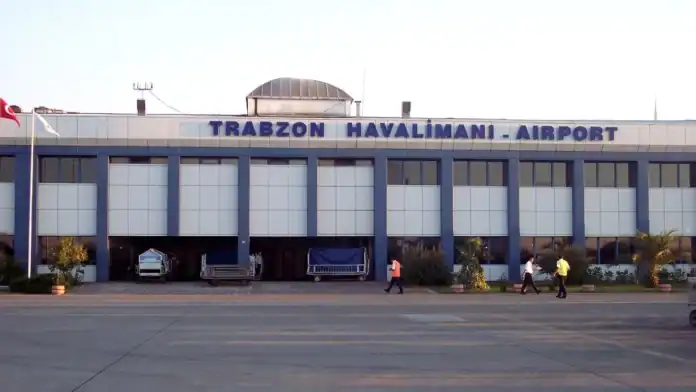 رحلة أردنيين إلى جورجيا تتحول إلى معاناة بسبب الحرب وتعطل الطائرة رحلة أردنيين إلى جورجيا تتحول إلى معاناة بسبب الحرب وتعطل الطائرة