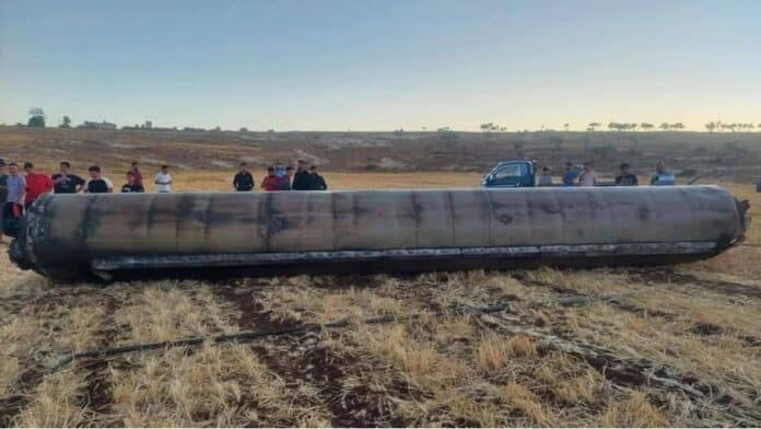 ما بين الصدمة والفخر.. الأردنيون يتفاعلون بقوة على السوشيال ميديا بعد سقوط شظايا الصواريخ ما بين الصدمة والفخر.. الأردنيون يتفاعلون بقوة على السوشيال ميديا بعد سقوط شظايا الصواريخ