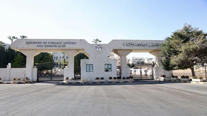 الأردن يرحب بعزم فرنسا الاعتراف رسميًا بالدولة الفلسطينية