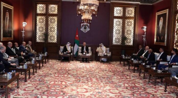 العيسوي رؤية جلالة الملك تضع الإنسان في صميم التنمية والاستقرار العيسوي رؤية جلالة الملك تضع الإنسان في صميم التنمية والاستقرار