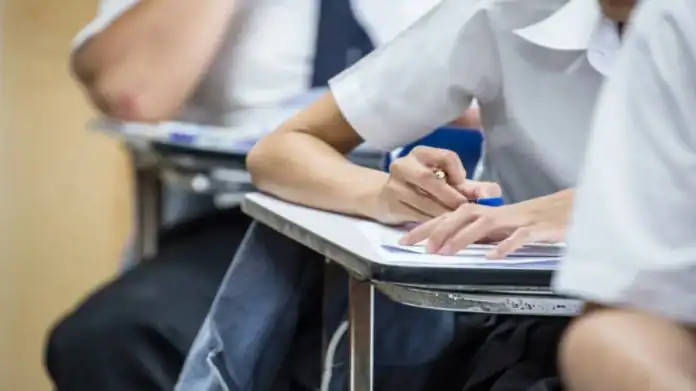 في يومه السادس.. أكثر من 200 ألف طالب يواصلون التقدم لامتحان التوجيهي 2025 في يومه السادس.. أكثر من 200 ألف طالب يواصلون التقدم لامتحان التوجيهي 2025