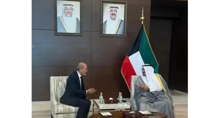 وزير الخارجية الأردني يلتقي رئيس مجلس الوزراء الكويتي قبيل انعقاد اللجنة العليا المشتركة وزير الخارجية الأردني يلتقي رئيس مجلس الوزراء الكويتي قبيل انعقاد اللجنة العليا المشتركة