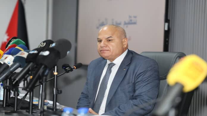 وزير العمل 430 ألف شاب وشابة عاطلون عن العمل في الأردن وزير العمل 430 ألف شاب وشابة عاطلون عن العمل في الأردن