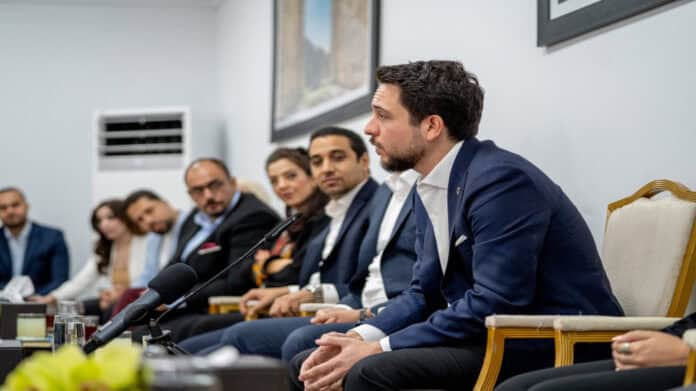 ولي العهد يعلن إعادة تفعيل برنامج خدمة العلم قريباً ولي العهد يعلن إعادة تفعيل برنامج خدمة العلم قريباً