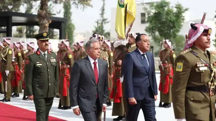 رئيس الوزراء يستقبل نظيره المصري قبيل انطلاق اجتماعات اللجنة العليا المشتركة رئيس الوزراء يستقبل نظيره المصري قبيل انطلاق اجتماعات اللجنة العليا المشتركة
