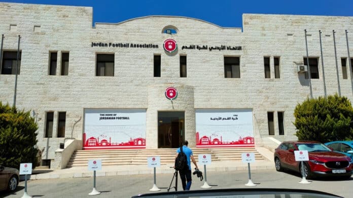 الحكومة تعفي اتحاد كرة القدم من ضريبة المبيعات وتقر حوافز للاستثمار