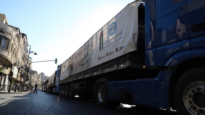 الخيرية الهاشمية ترسل قافلة جديدة إلى غزة تضم 25 شاحنة مواد غذائية الخيرية الهاشمية ترسل قافلة جديدة إلى غزة تضم 25 شاحنة مواد غذائية