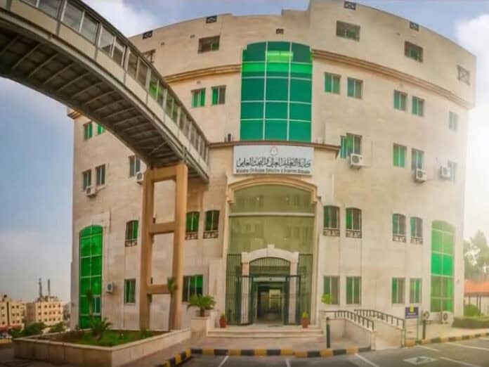 القبول الموحد يحدد موعد تقديم طلبات الالتحاق بالجامعات الرسمية لمرحلة البكالوريوس