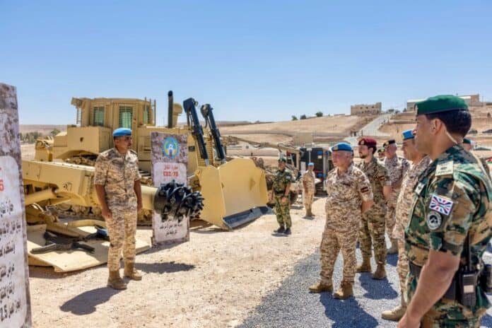 الملك وولي العهد يزوران مديرية سلاح الهندسة الملكي الملك وولي العهد يزوران مديرية سلاح الهندسة الملكي