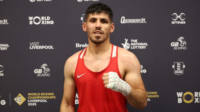 زياد عشيش يتأهل إلى ربع نهائي بطولة العالم للملاكمة في ليفربول زياد عشيش يتأهل إلى ربع نهائي بطولة العالم للملاكمة في ليفربول