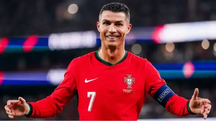 كريستيانو رونالدو يتمسك بحلم الـ1000 هدف ويرفض الاعتزال رغم طلب عائلته