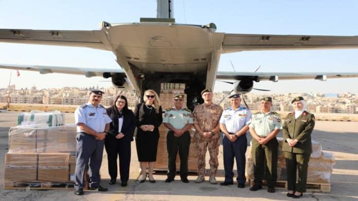 مساعدات طبية تشيكية تصل الأردن تمهيدًا لإرسالها إلى غزة