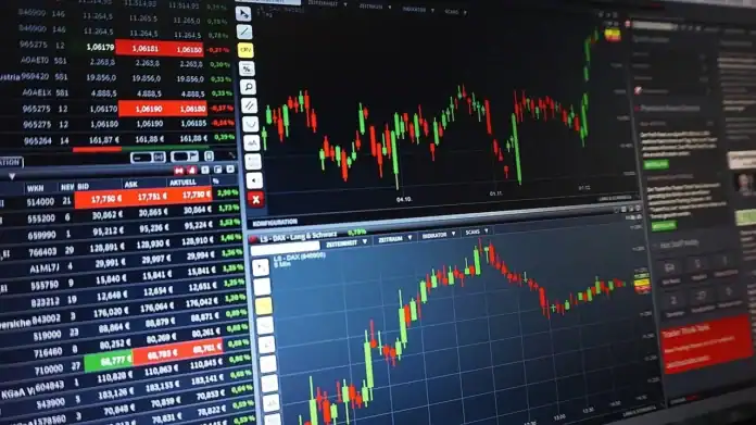 أسس اعتماد شركات الوساطة المالية للتداول البيني في الأسواق الأجنبية بالأردن