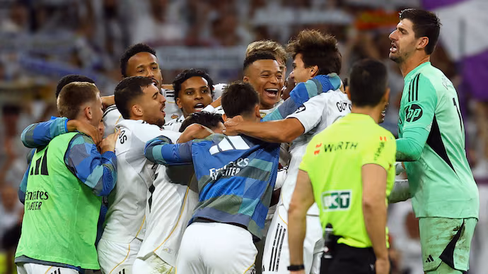 ريال مدريد يهزم برشلونة في الكلاسيكو 2025 ويعزز صدارته لليجا ريال مدريد يهزم برشلونة في الكلاسيكو 2025 ويعزز صدارته لليجا