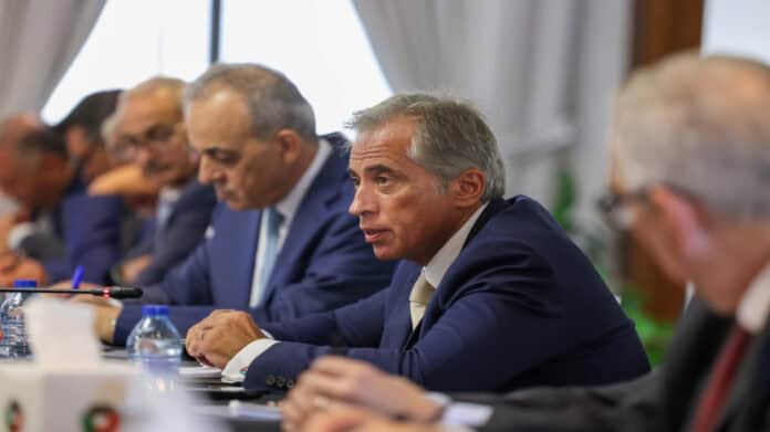 رئيس الوزراء يصدر بلاغاً لإعداد مشروع موازنة 2026 لإقرارها قبل نهاية العام رئيس الوزراء يصدر بلاغاً لإعداد مشروع موازنة 2026 لإقرارها قبل نهاية العام