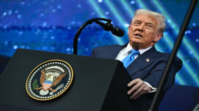 ترامب يعلن تخفيض التعريفات الجمركية على الواردات الصينية إلى 47% وصفقة تجارية لمدة عام