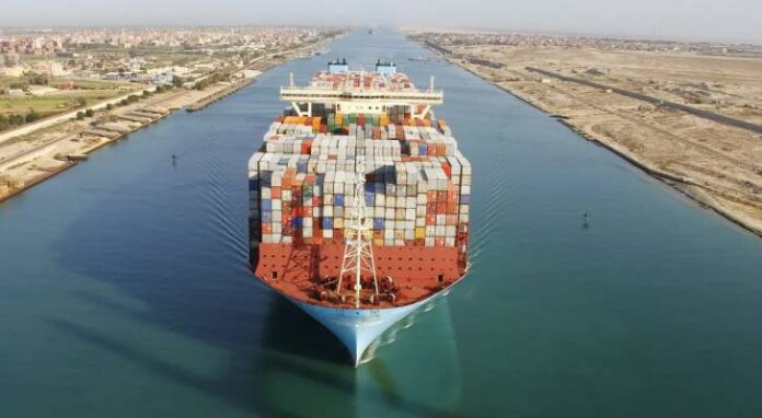 إيرادات قناة السويس ترتفع 14.2% مدعومة بتحسن الملاحة عقب اتفاق غزة