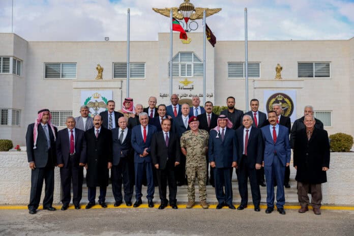 الملك يلتقي متقاعدي القوات الخاصة