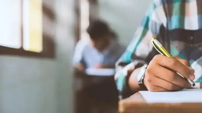 امتحانات الفصل الأول تبدأ اليوم