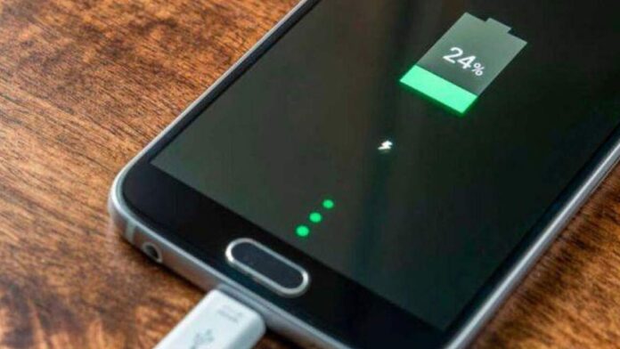 هل يجب تفريغ بطارية الهاتف كلياً قبل الشحن؟