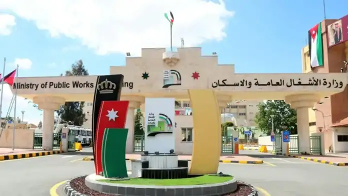 الأشغال تعالج بؤر ساخنة الشتاء