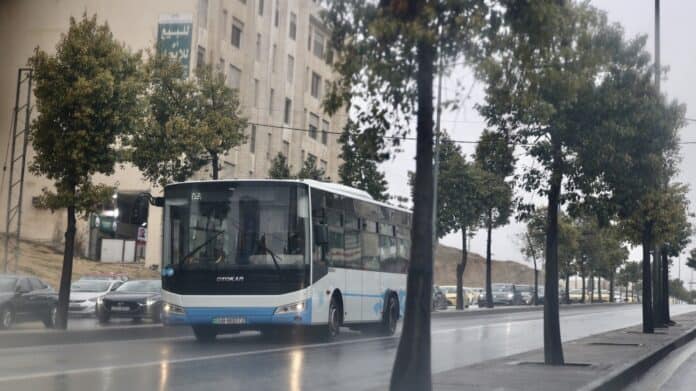 انخفاض أسطول نقل عام أردني 0.3% إلى 40446