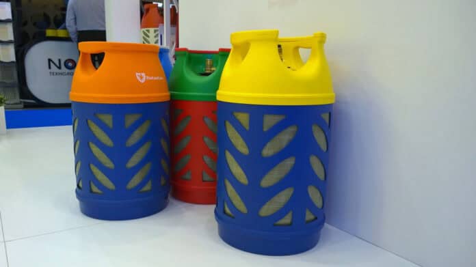 أسطوانات غاز بلاستيكية آمنة ومُرخصة