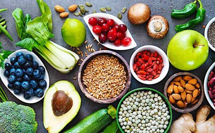 أطعمة غنية بمضادات الأكسدة ينصح بها الخبراء