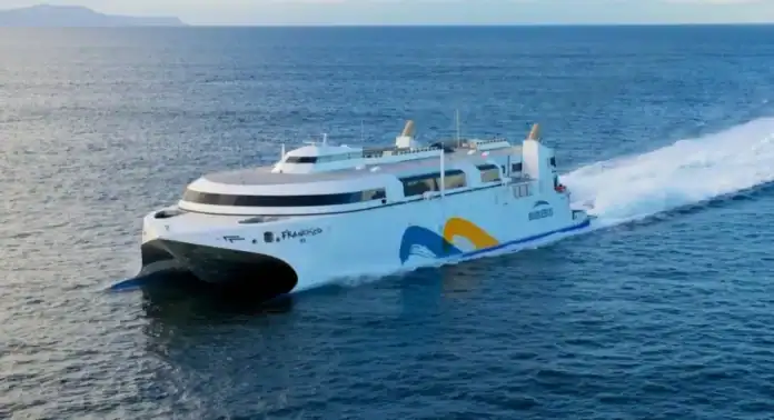 أكبر سفينة كهربائية في العالم تنطلق ببطاريات عملاقة