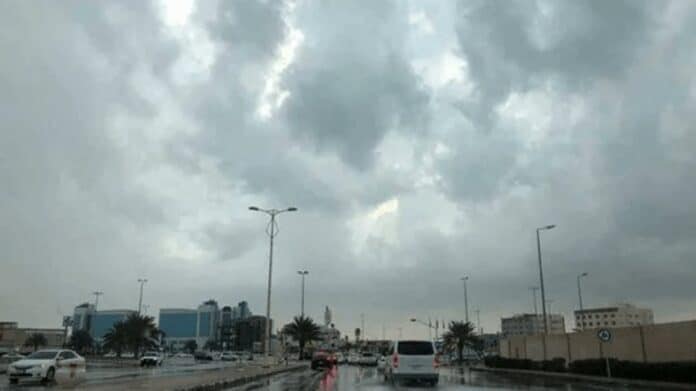 طقس الأردن: أمطار خفيفة وارتفاع الحرارة