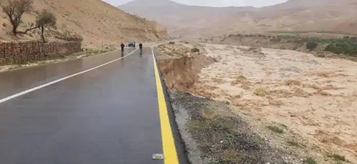 إغلاق الطريق الملوكي في الطفيلة بسبب فيضان