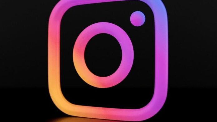 إنستغرام يختبر مشاهدة القصص بدون كشف الهوية