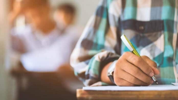 تمديد التسجيل للتوجيهي 2026 حتى الخميس