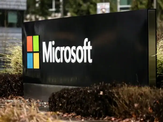 مايكروسوفت توحد GPT وClaude في نظام ذكي