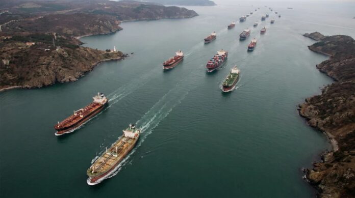 عبور 15 سفينة لمضيق هرمز بتصريح إيراني خلال 24 ساعة