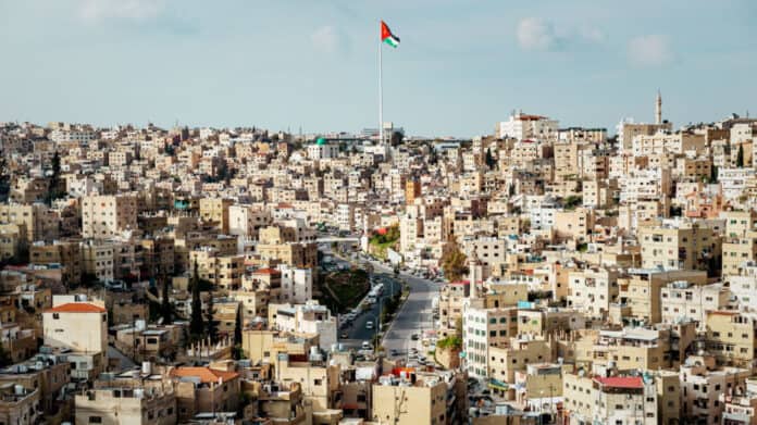 طقس الأردن: أمطار رعدية وغبار حتى الجمعة