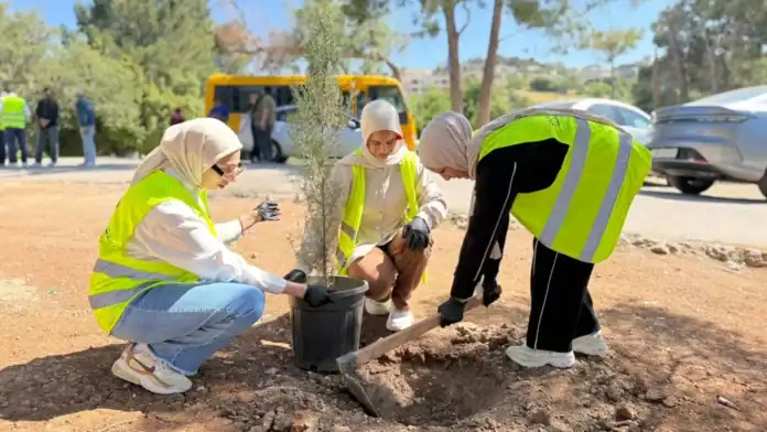 مبادرات تطوعية لتعزيز الوعي البيئي في الأردن