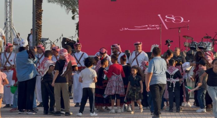 8 آلاف شخص يحتفلون بعيد الاستقلال في البحر الميت