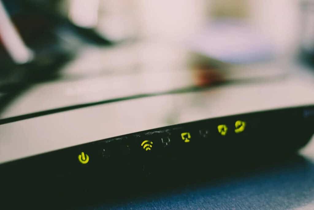 لماذا تومض أضواء الراوتر؟ وكيف تفهم حالة الإنترنت بسهولة