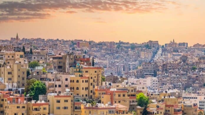 أجواء مغبرة في الأردن وتحسن ملحوظ الخميس