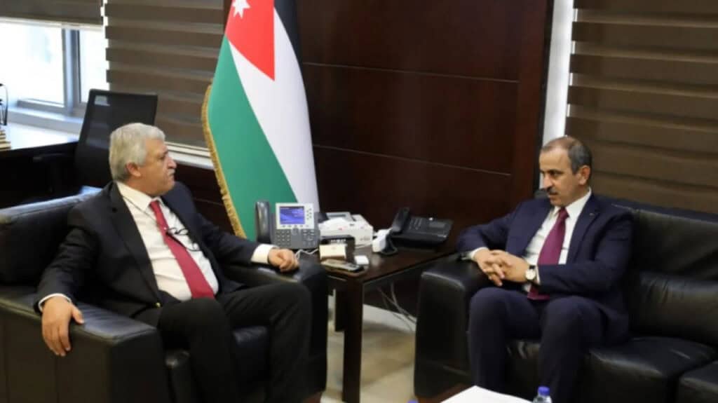 الأردن وتركيا يبحثان توسيع التعاون في النقل والربط السككي