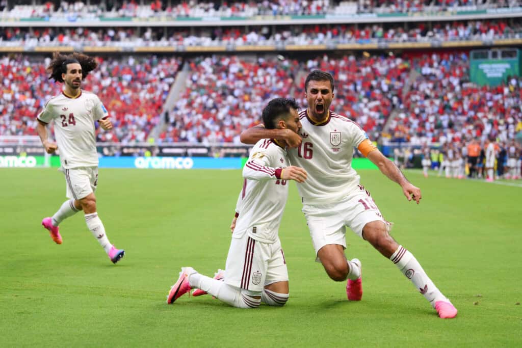 مصر تحسم بطاقة التأهل.. بلجيكا تتصدر.. وإسبانيا تواصل الانتصارات