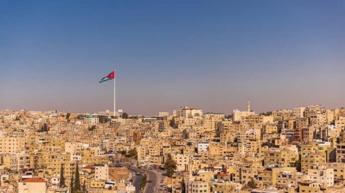 ارتفاع الحرارة في الأردن واستمرار الأجواء الحارة نسبياً