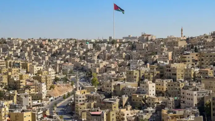 طقس معتدل في الأردن حتى الجمعة وارتفاع السبت