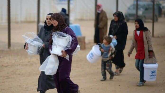 وقف مساعدات غذائية لـ135 ألف لاجئ سوري بالأردن