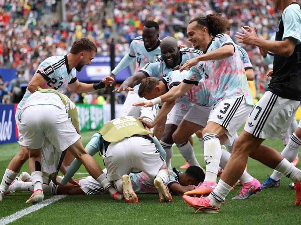 كين وتيليمانس وبالوغون يقودون منتخباتهم إلى دور الـ1/8 في المونديال