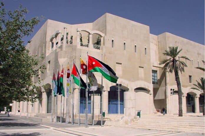 أعمال ليلية وتحويلات على شارع الملك عبدالله الثاني
